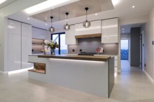 High Gloss Spray Finish Cabinetry