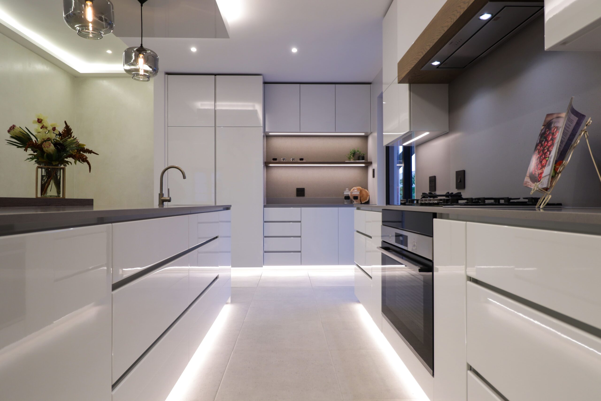 High Gloss Spray Finish Cabinetry