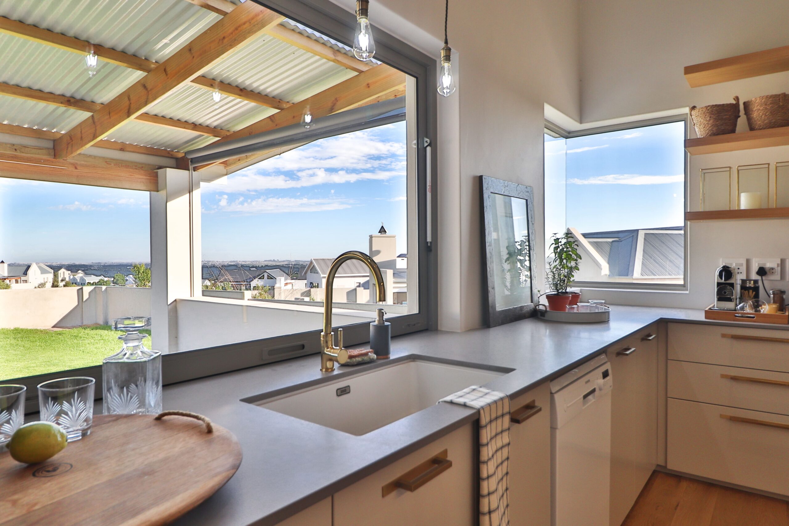 Transitional Kitchen with Undermount Sink